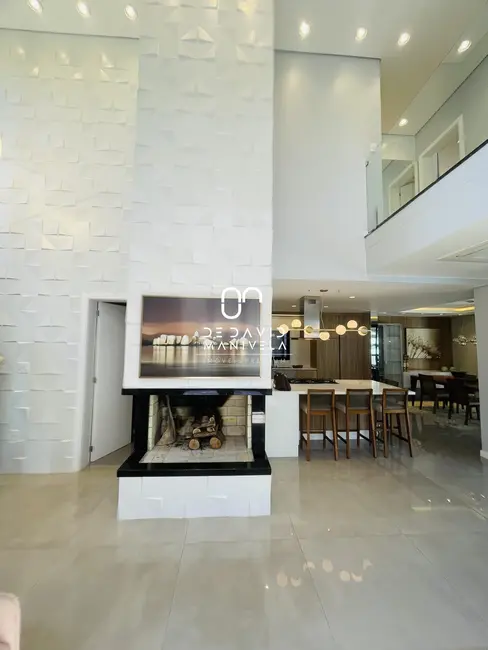 Foto 8 de Casa de Condomínio com 3 quartos à venda, 290m2 em Tomazetti, Santa Maria - RS