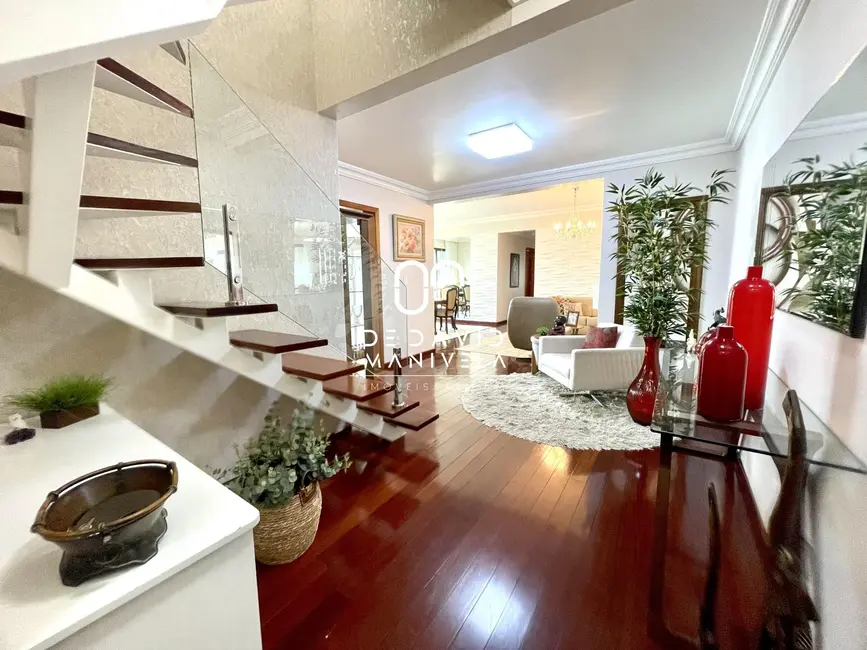 Foto 7 de Apartamento com 3 quartos à venda, 332m2 em Nossa Senhora Medianeira, Santa Maria - RS