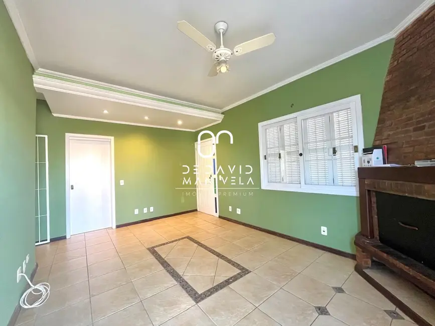 Casa com 3 quartos para alugar, 160m2 em Duque de Caxias, Santa Maria - RS - imagem 4 Foto 4 de Casa com 3 quartos para alugar, 160m2 em Duque de Caxias, Santa Maria - RS