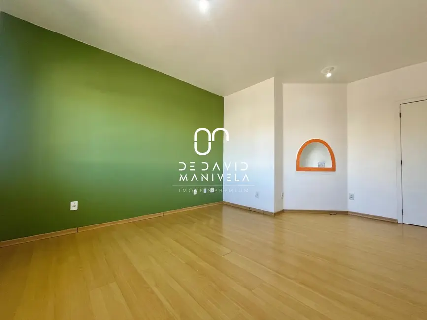 Casa com 3 quartos para alugar, 160m2 em Duque de Caxias, Santa Maria - RS - imagem 7 Foto 7 de Casa com 3 quartos para alugar, 160m2 em Duque de Caxias, Santa Maria - RS