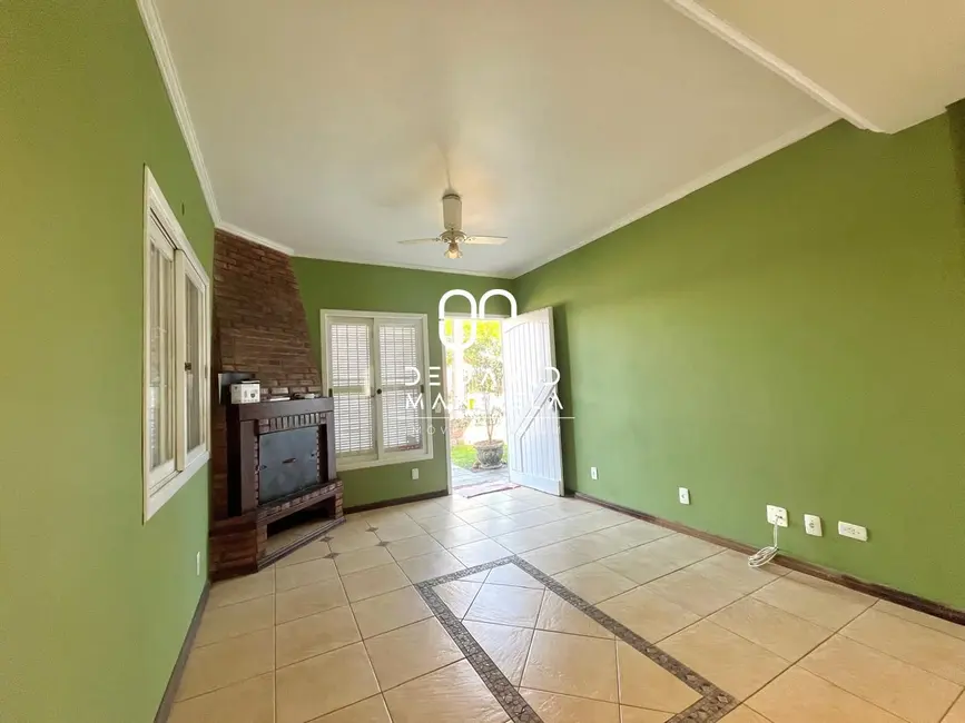 Casa com 3 quartos para alugar, 160m2 em Duque de Caxias, Santa Maria - RS - imagem 5 Foto 5 de Casa com 3 quartos para alugar, 160m2 em Duque de Caxias, Santa Maria - RS