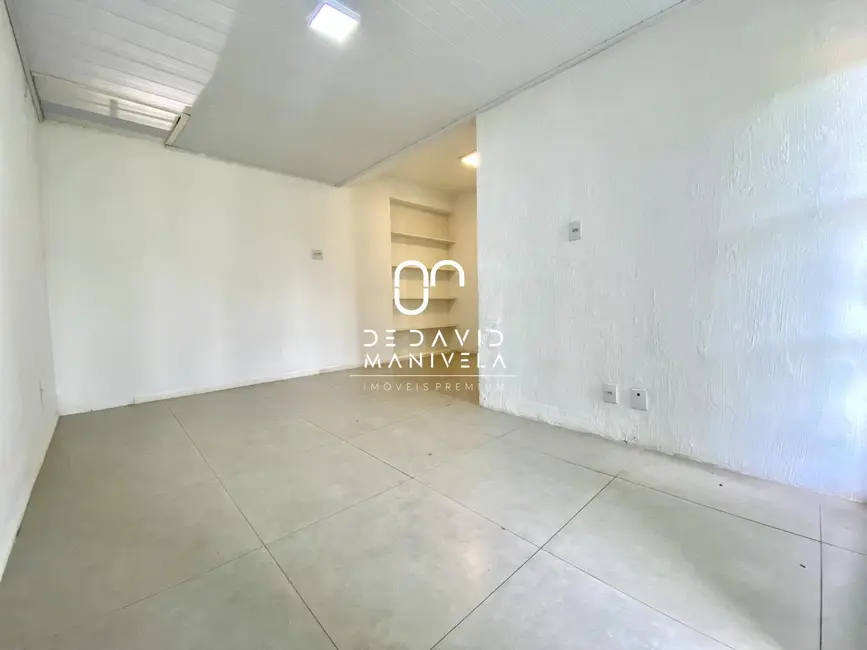 Casa com 3 quartos para alugar, 118m2 em Itararé, Santa Maria - RS - imagem 4 Foto 4 de Casa com 3 quartos para alugar, 118m2 em Itararé, Santa Maria - RS