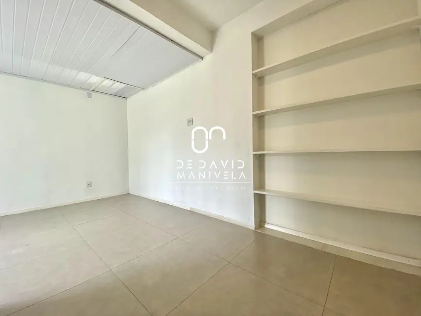 Casa com 3 quartos para alugar, 118m2 em Itararé, Santa Maria - RS - imagem 6 Foto 6 de Casa com 3 quartos para alugar, 118m2 em Itararé, Santa Maria - RS