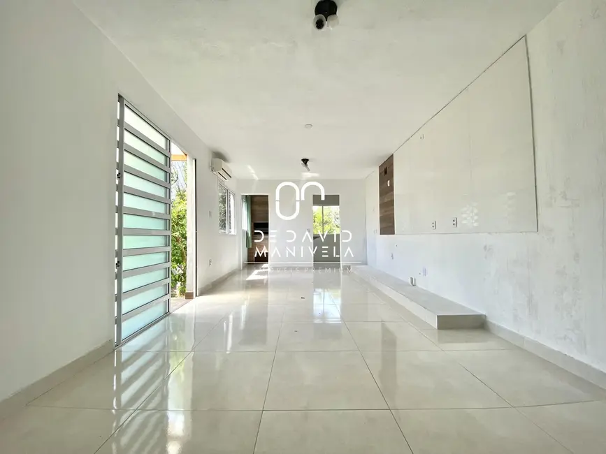 Casa com 3 quartos para alugar, 118m2 em Itararé, Santa Maria - RS - imagem 8 Foto 8 de Casa com 3 quartos para alugar, 118m2 em Itararé, Santa Maria - RS