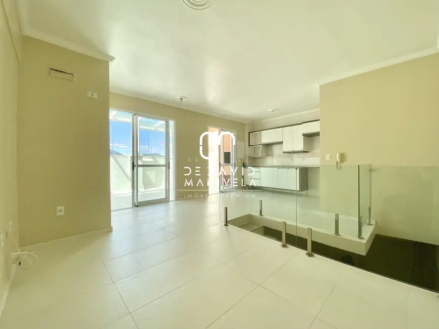 Foto 4 de Cobertura com 3 quartos para alugar, 112m2 em Centro, Santa Maria - RS