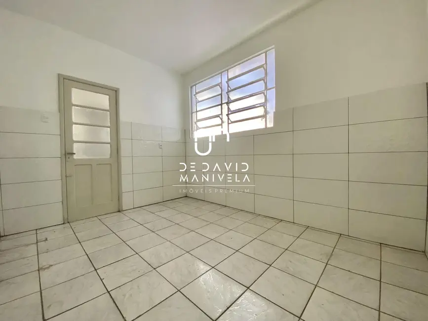 Apartamento com 3 quartos para alugar, 99m2 em Centro, Santa Maria - RS - imagem 8 Foto 8 de Apartamento com 3 quartos para alugar, 99m2 em Centro, Santa Maria - RS