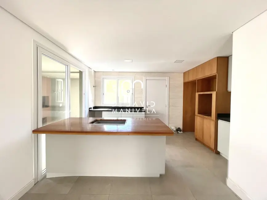 Foto 4 de Casa de Condomínio com 3 quartos para alugar, 141m2 em Diácono João Luiz Pozzobon, Santa Maria - RS