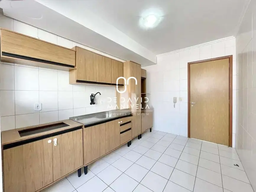 Apartamento com 3 quartos para alugar, 108m2 em Nossa Senhora das Dores, Santa Maria - RS - imagem 5 Foto 5 de Apartamento com 3 quartos para alugar, 108m2 em Nossa Senhora das Dores, Santa Maria - RS