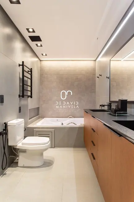 Foto 9 de Apartamento com 3 quartos à venda, 220m2 em Nossa Senhora de Lourdes, Santa Maria - RS