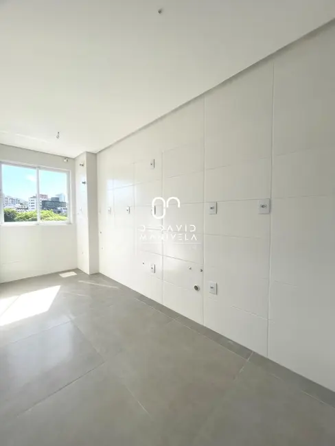 Foto 4 de Apartamento com 2 quartos à venda, 73m2 em Nossa Senhora de Lourdes, Santa Maria - RS