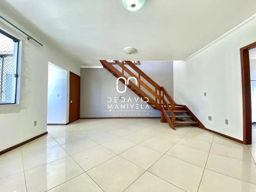 Foto 2 de Cobertura com 3 quartos para alugar, 172m2 em Duque de Caxias, Santa Maria - RS