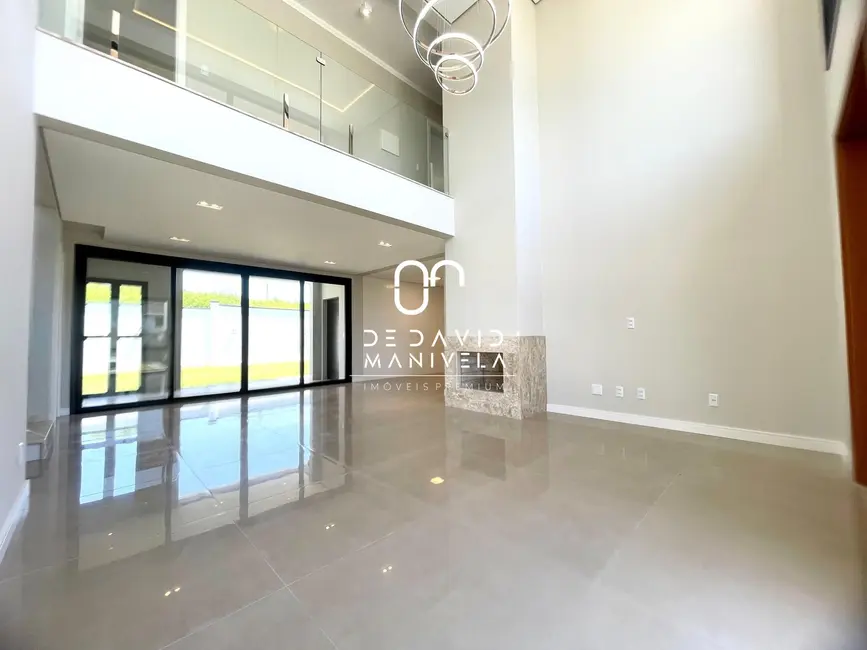 Foto 4 de Casa de Condomínio com 3 quartos à venda, 192m2 em Camobi, Santa Maria - RS