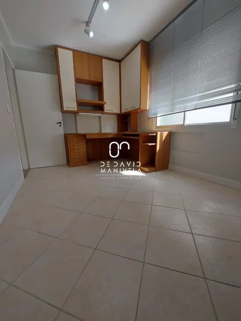 Foto 5 de Apartamento com 4 quartos à venda, 204m2 em Nossa Senhora das Dores, Santa Maria - RS