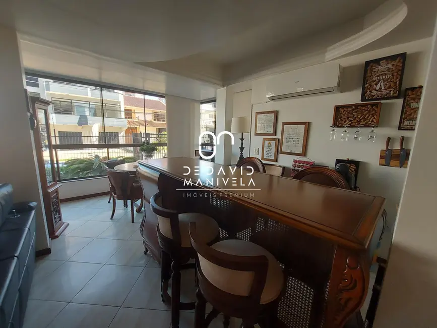 Foto 4 de Apartamento com 3 quartos à venda, 150m2 em Nossa Senhora de Lourdes, Santa Maria - RS