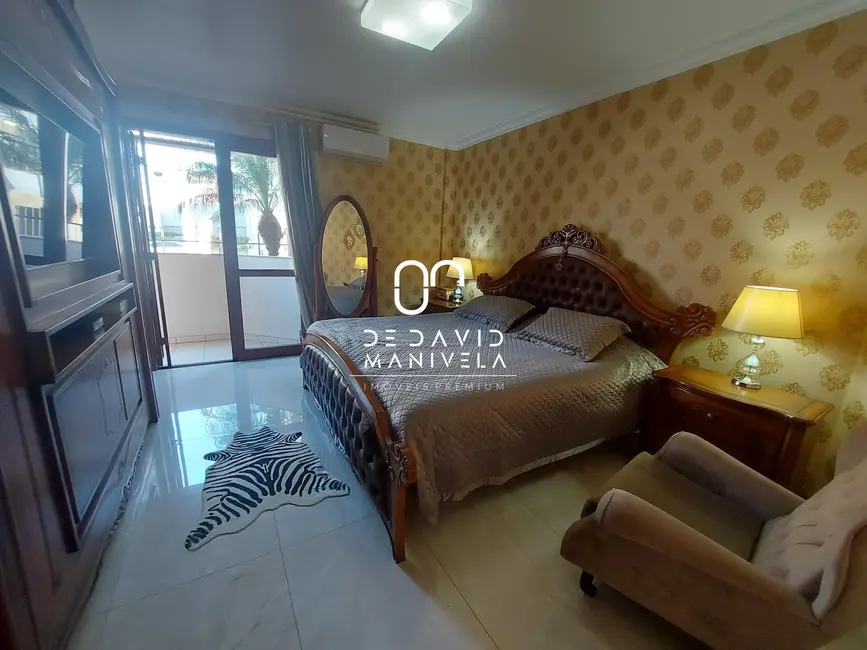 Foto 7 de Apartamento com 3 quartos à venda, 150m2 em Nossa Senhora de Lourdes, Santa Maria - RS