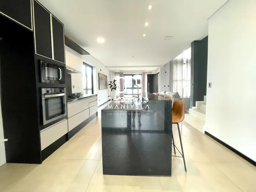 Foto 9 de Casa de Condomínio com 3 quartos à venda, 246m2 em Tomazetti, Santa Maria - RS