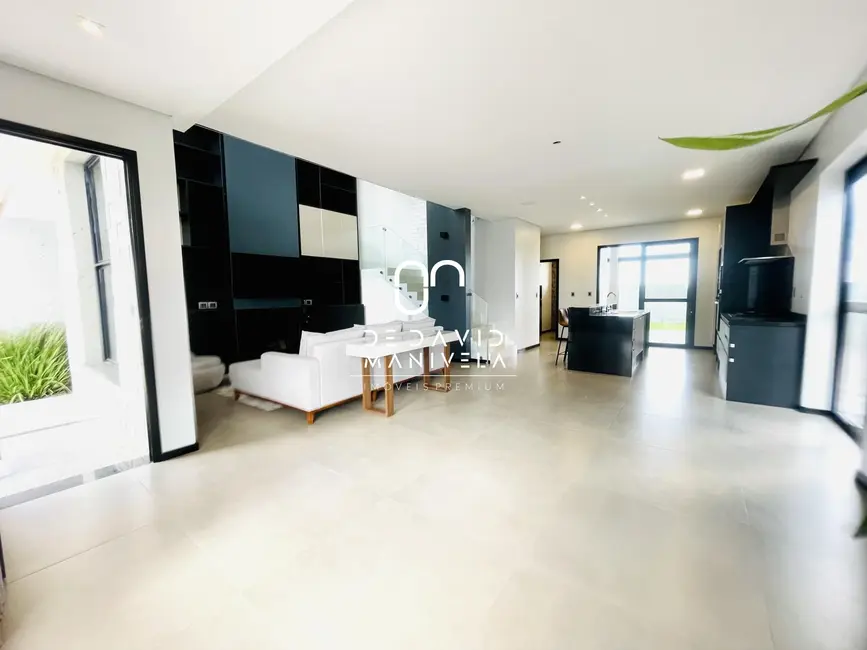 Foto 4 de Casa de Condomínio com 3 quartos à venda, 246m2 em Tomazetti, Santa Maria - RS