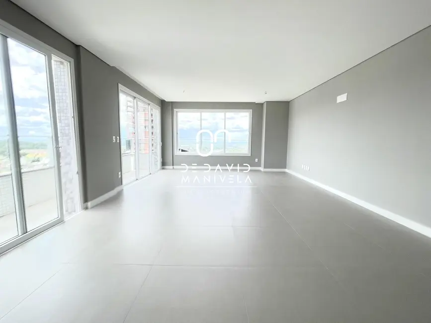 Apartamento com 3 quartos à venda, 154m2 em Nossa Senhora de Lourdes, Santa Maria - RS - imagem 4 Foto 4 de Apartamento com 3 quartos à venda, 154m2 em Nossa Senhora de Lourdes, Santa Maria - RS