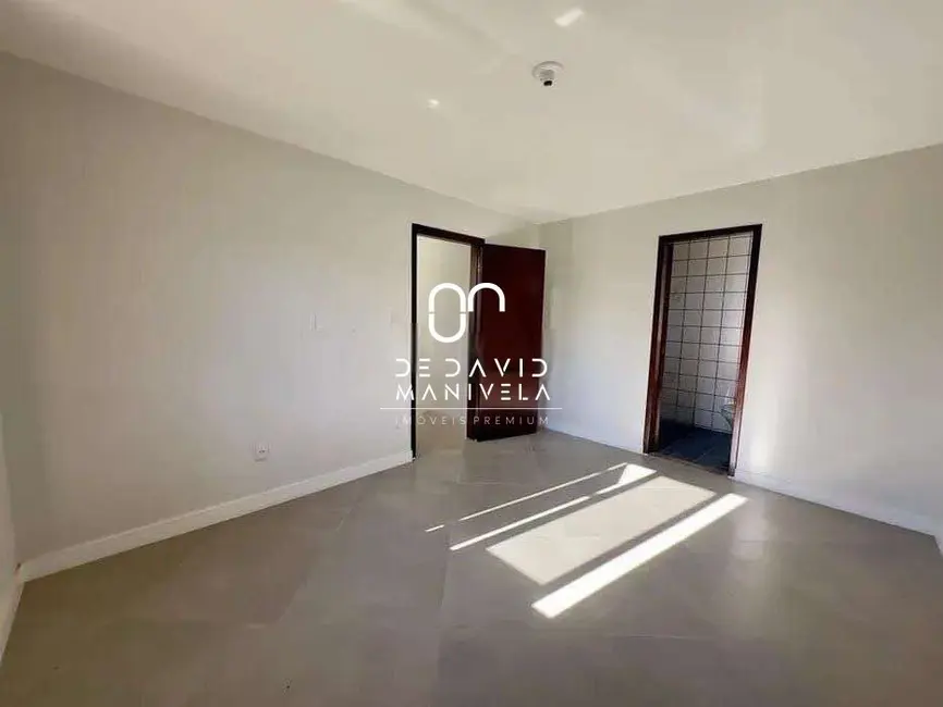 Foto 4 de Casa com 4 quartos para alugar, 192m2 em Pé de Plátano, Santa Maria - RS