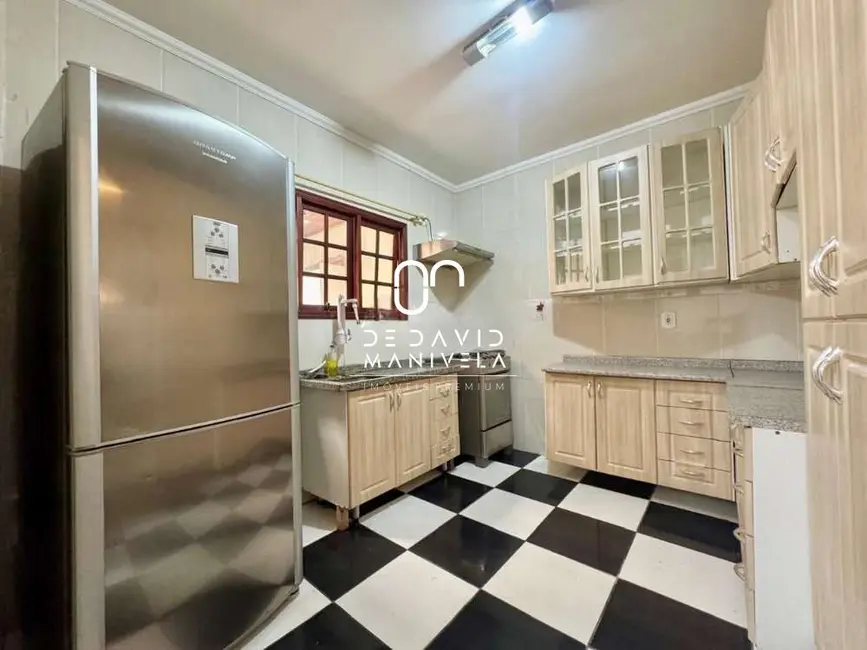 Foto 7 de Casa com 3 quartos para alugar, 172m2 em Camobi, Santa Maria - RS