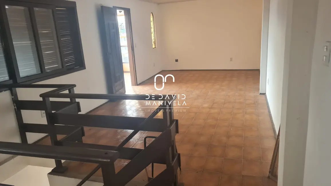 Foto 3 de Casa com 3 quartos para alugar, 170m2 em Santa Maria - RS