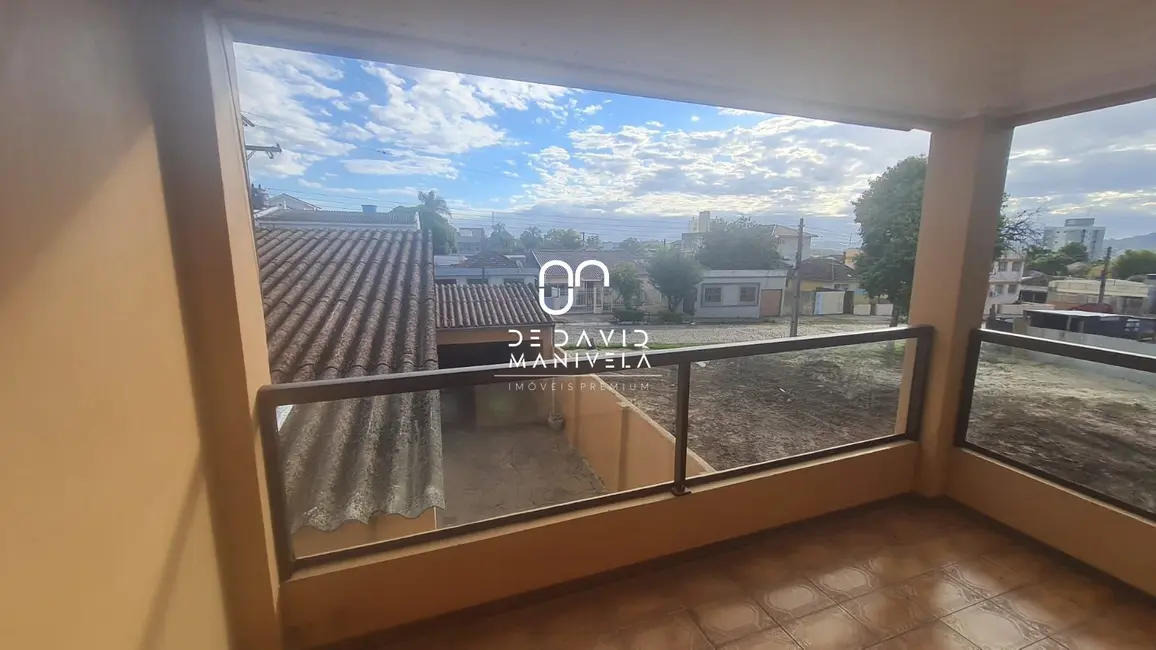 Foto 4 de Casa com 3 quartos para alugar, 170m2 em Santa Maria - RS