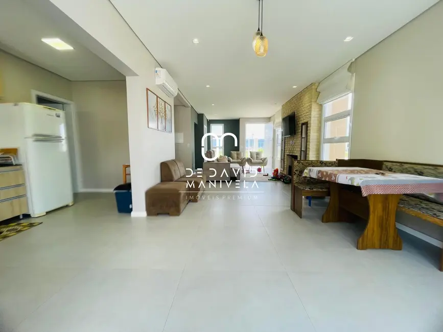 Foto 9 de Casa com 3 quartos à venda, 265m2 em Camobi, Santa Maria - RS