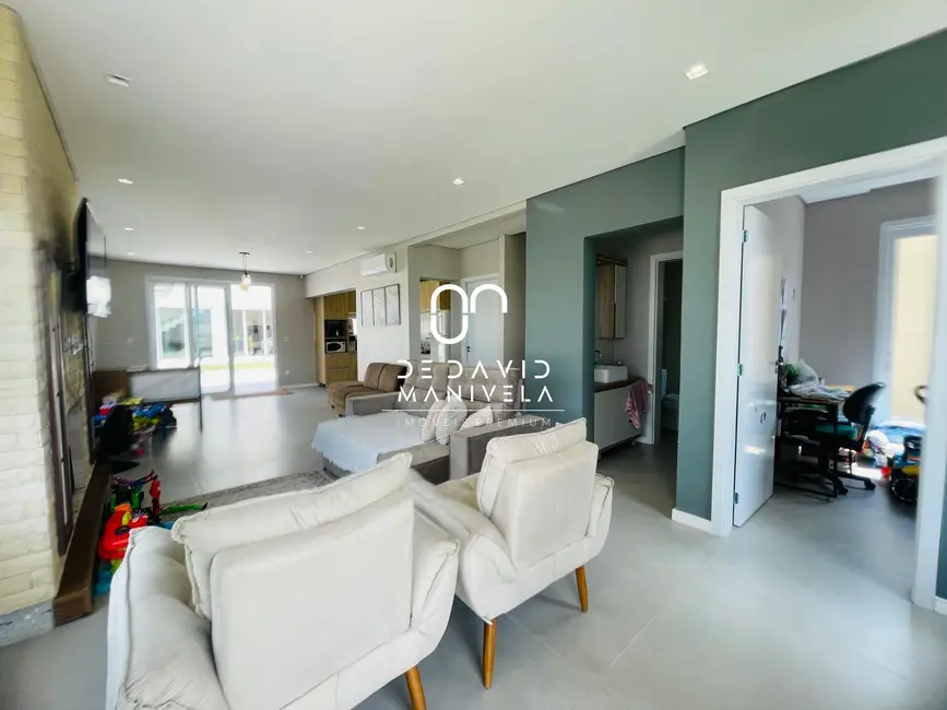 Foto 5 de Casa com 3 quartos à venda, 265m2 em Camobi, Santa Maria - RS