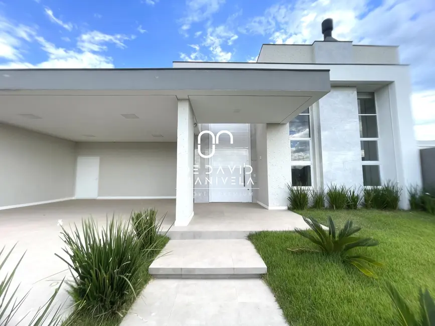 Foto 1 de Casa com 3 quartos à venda, 203m2 em Camobi, Santa Maria - RS