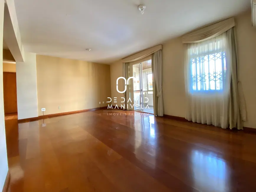 Foto 3 de Apartamento com 3 quartos à venda, 135m2 em Nossa Senhora de Fátima, Santa Maria - RS