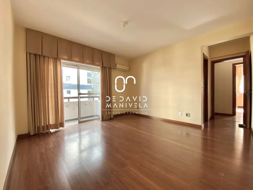 Foto 2 de Apartamento com 3 quartos à venda, 135m2 em Nossa Senhora de Fátima, Santa Maria - RS