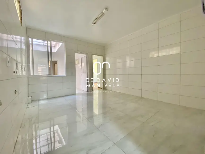 Apartamento com 3 quartos para alugar, 251m2 em Nossa Senhora do Rosário, Santa Maria - RS - imagem 7 Foto 7 de Apartamento com 3 quartos para alugar, 251m2 em Nossa Senhora do Rosário, Santa Maria - RS
