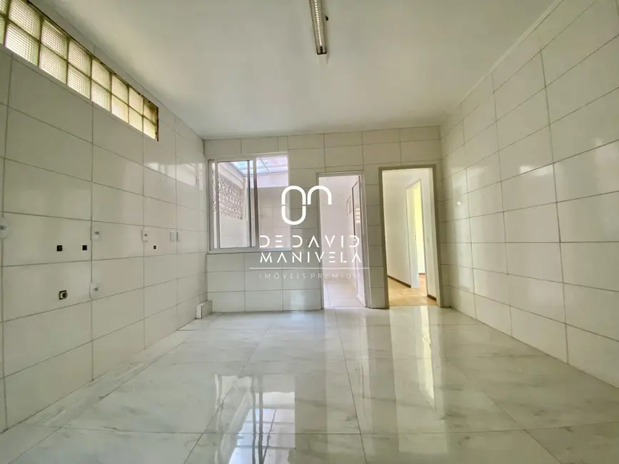 Apartamento com 3 quartos para alugar, 251m2 em Nossa Senhora do Rosário, Santa Maria - RS - imagem 8 Foto 8 de Apartamento com 3 quartos para alugar, 251m2 em Nossa Senhora do Rosário, Santa Maria - RS