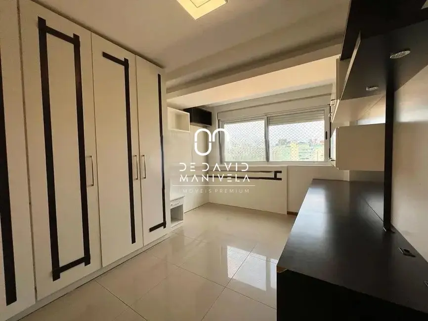 Foto 3 de Apartamento com 4 quartos para alugar, 353m2 em Nossa Senhora Medianeira, Santa Maria - RS