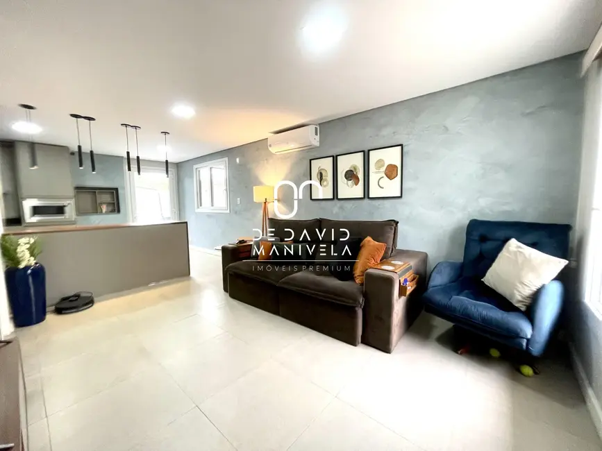 Foto 2 de Casa de Condomínio com 3 quartos à venda, 155m2 em Diácono João Luiz Pozzobon, Santa Maria - RS