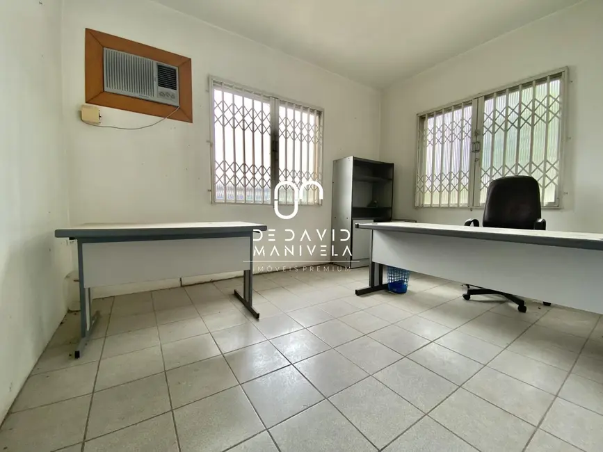 Armazém / Galpão com 3 quartos para alugar, 650m2 em Uglione, Santa Maria - RS - imagem 3 Foto 3 de Armazém / Galpão com 3 quartos para alugar, 650m2 em Uglione, Santa Maria - RS