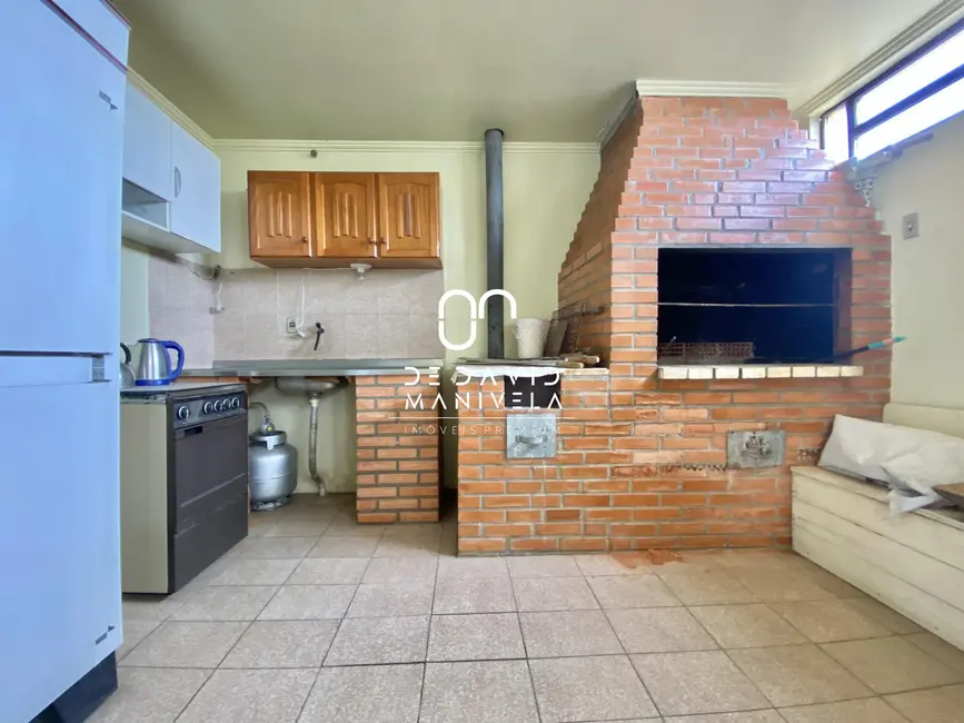 Armazém / Galpão com 3 quartos para alugar, 650m2 em Uglione, Santa Maria - RS - imagem 8 Foto 8 de Armazém / Galpão com 3 quartos para alugar, 650m2 em Uglione, Santa Maria - RS