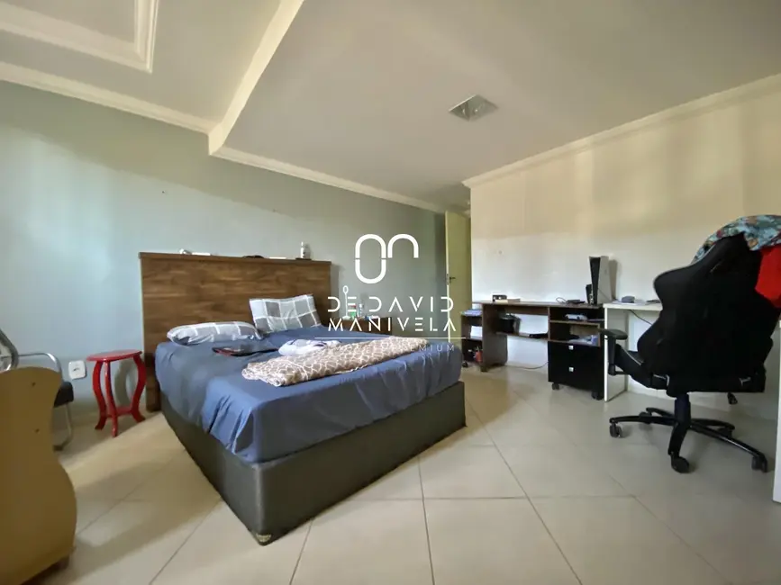 Foto 7 de Casa com 5 quartos para alugar, 309m2 em Nossa Senhora do Perpétuo Socorro, Santa Maria - RS