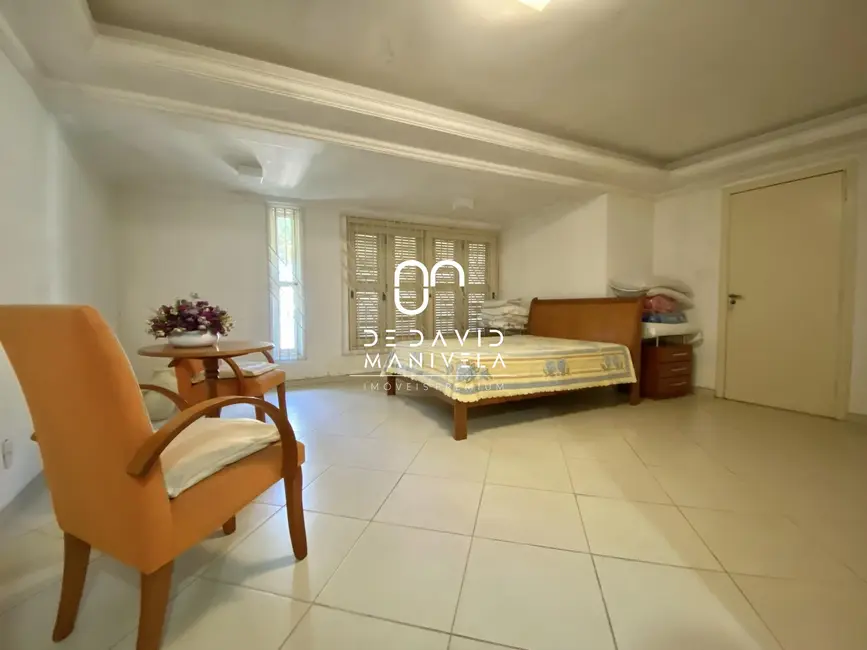 Foto 2 de Casa com 5 quartos para alugar, 309m2 em Nossa Senhora do Perpétuo Socorro, Santa Maria - RS