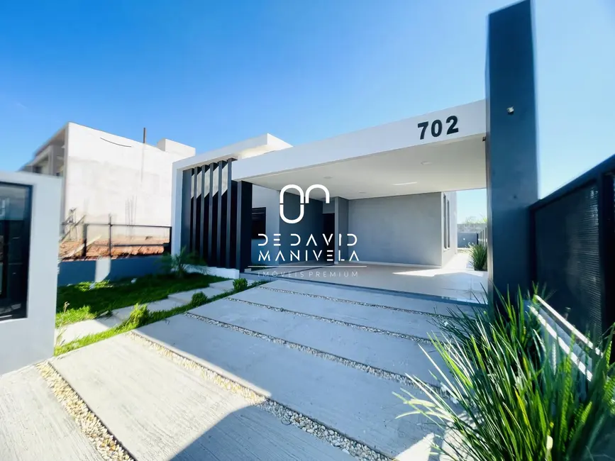 Foto 1 de Casa com 3 quartos à venda, 160m2 em Pinheiro Machado, Santa Maria - RS