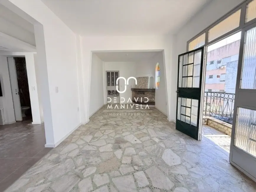 Apartamento com 3 quartos para alugar, 111m2 em Centro, Santa Maria - RS - imagem 7 Foto 7 de Apartamento com 3 quartos para alugar, 111m2 em Centro, Santa Maria - RS