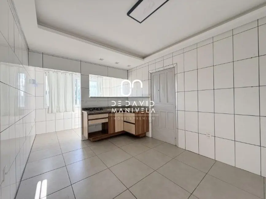 Apartamento com 3 quartos para alugar, 111m2 em Centro, Santa Maria - RS - imagem 8 Foto 8 de Apartamento com 3 quartos para alugar, 111m2 em Centro, Santa Maria - RS