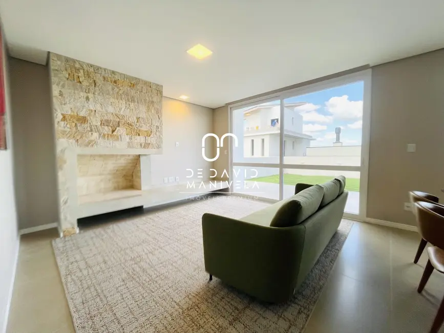 Foto 3 de Casa de Condomínio com 4 quartos à venda, 192m2 em Camobi, Santa Maria - RS