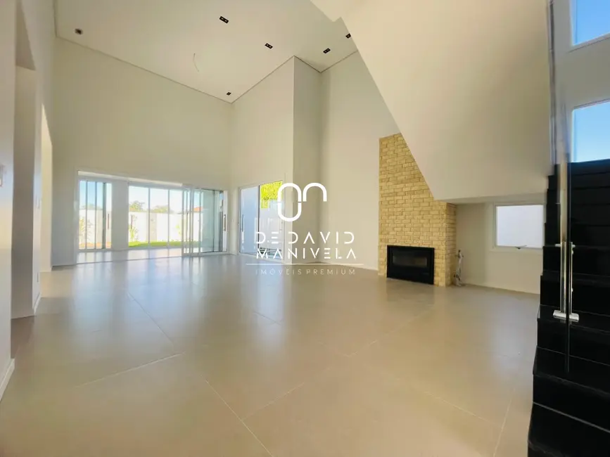 Foto 4 de Casa de Condomínio com 3 quartos à venda, 314m2 em São José, Santa Maria - RS