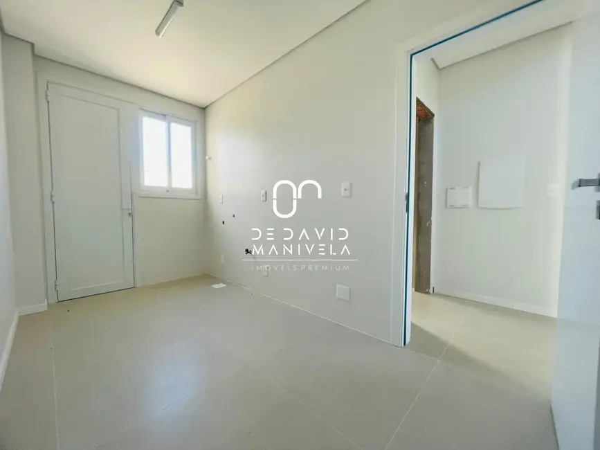 Foto 8 de Casa de Condomínio com 3 quartos à venda, 314m2 em São José, Santa Maria - RS