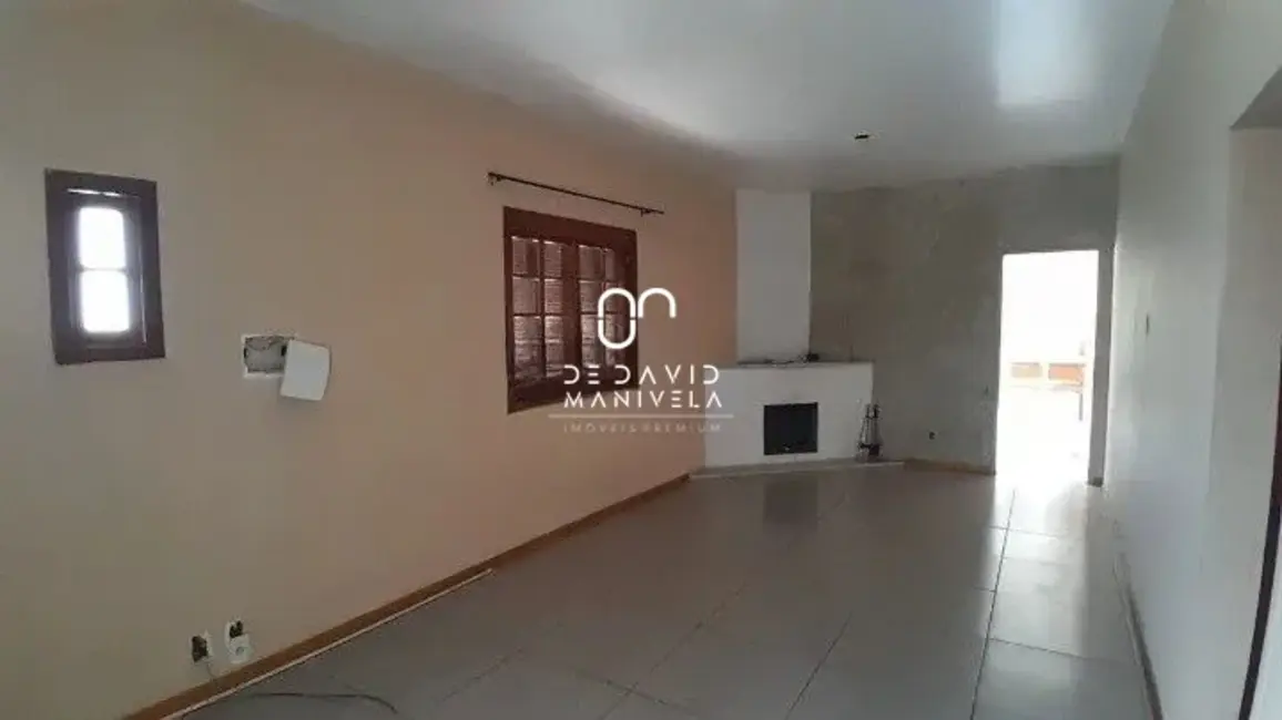 Foto 2 de Casa com 3 quartos para alugar, 127m2 em Nossa Senhora do Rosário, Santa Maria - RS
