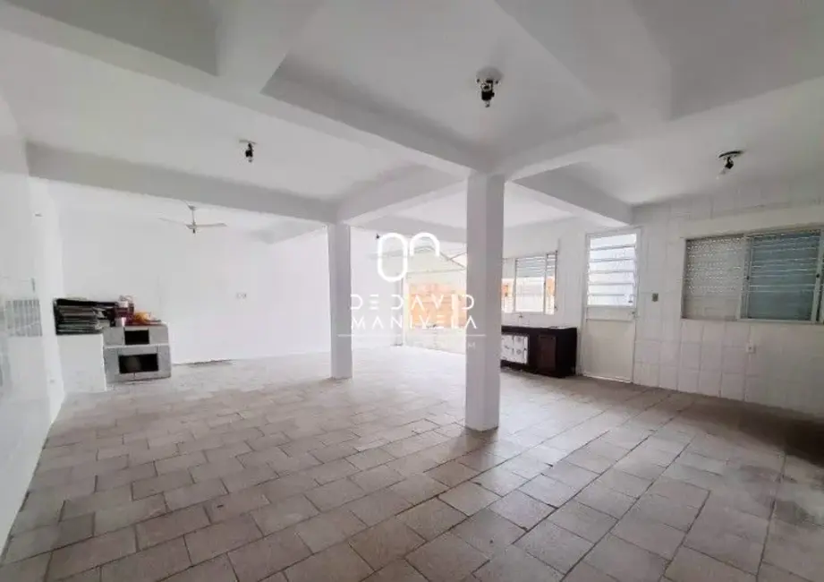 Foto 5 de Casa com 4 quartos para alugar, 140m2 em Camobi, Santa Maria - RS