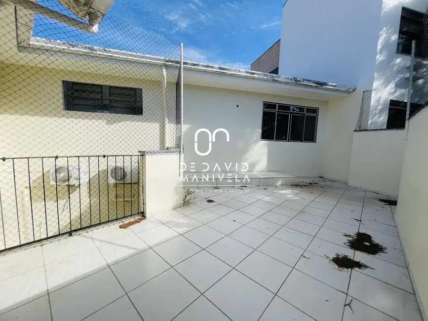 Foto 9 de Casa com 3 quartos para alugar, 242m2 em Camobi, Santa Maria - RS