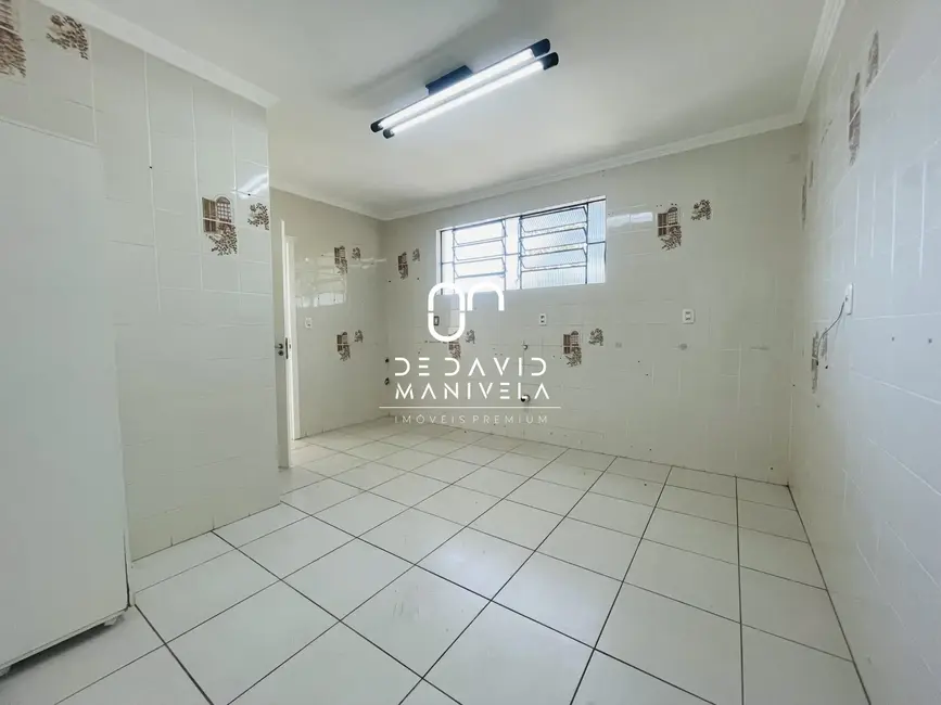 Foto 2 de Casa com 3 quartos para alugar, 242m2 em Camobi, Santa Maria - RS