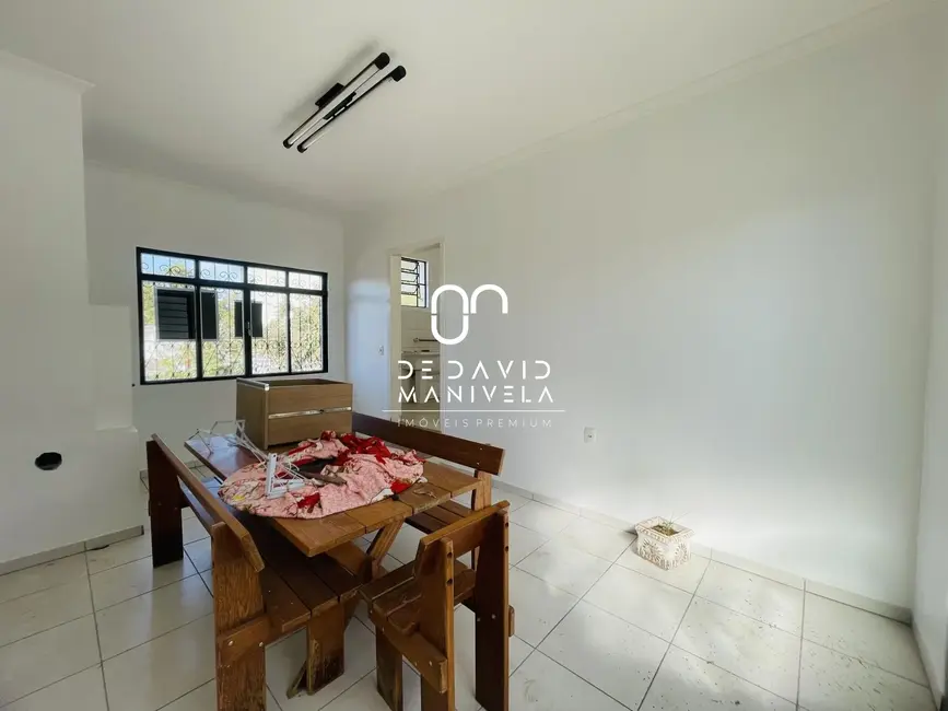 Foto 6 de Casa com 3 quartos para alugar, 242m2 em Camobi, Santa Maria - RS
